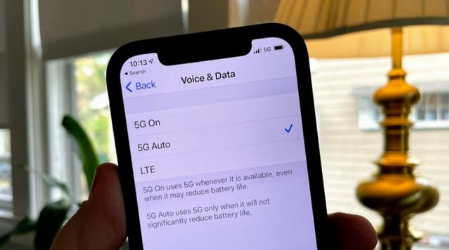 陆良苹果手机维修分享iPhone 12如何打开或关闭5G网络 