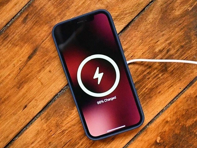 陆良苹果手机维修分享iPhone 12可以随便充电吗 