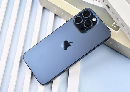 陆良苹果维修点分享iPhone 15 Pro Max屏幕更换全新实操风险 